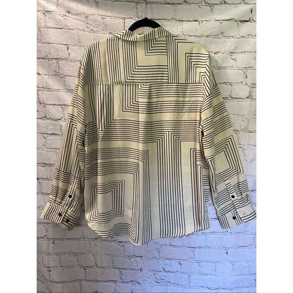 H&M button down blouse NWT woman’s size large - Picture 5 of 8